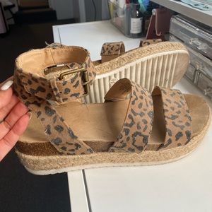 Women’s leopard platform sandals size 8.5